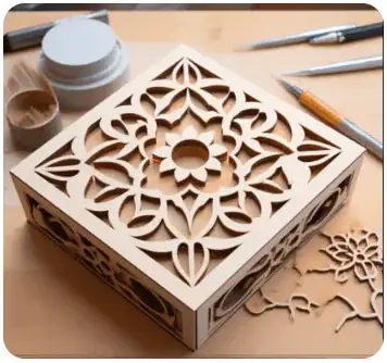 Caja de madera con patrón floral cortado a láser